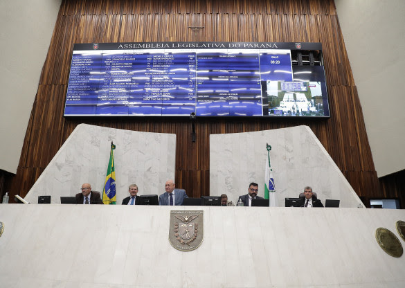Assembleia do Paraná tem renovação de 44,5%