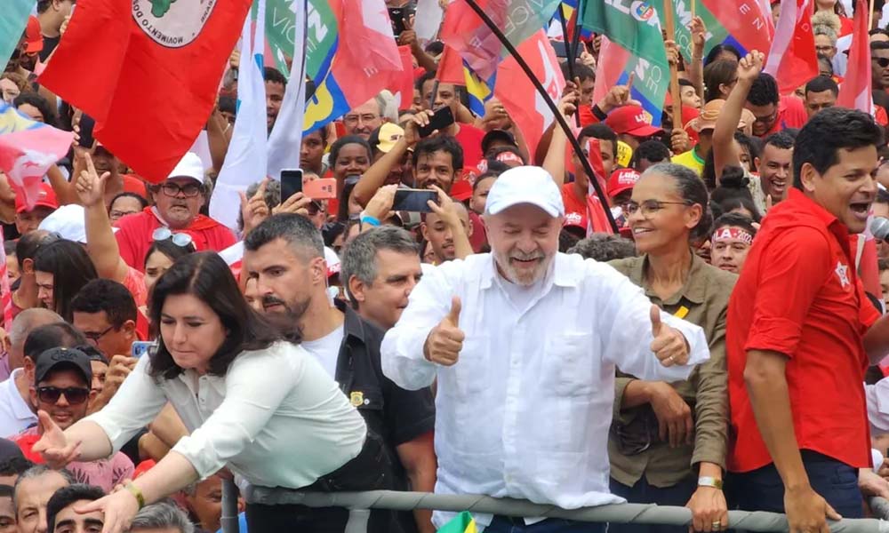 Lula diz que vai aumentar o número de universidades no Brasil