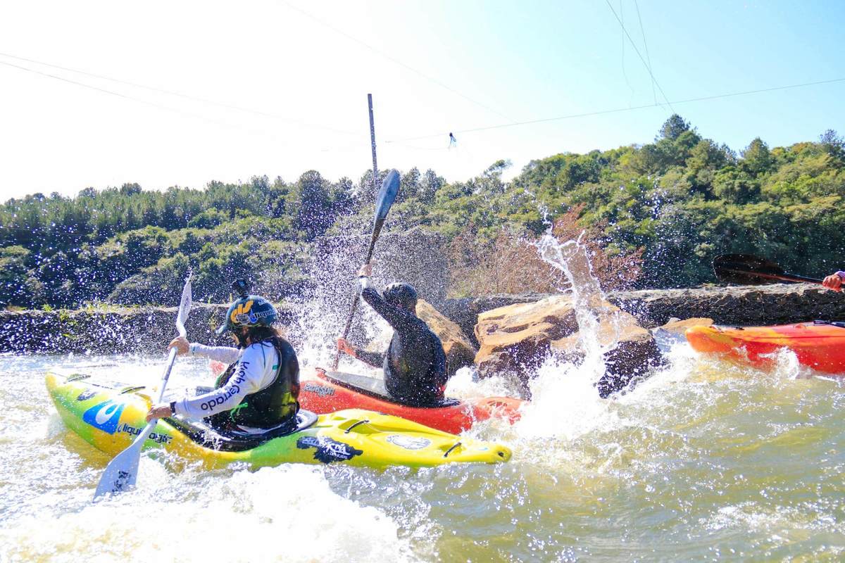 Atletas de Tibagi participam do sul-americano de canoagem slalom, caiaque extremo e descida