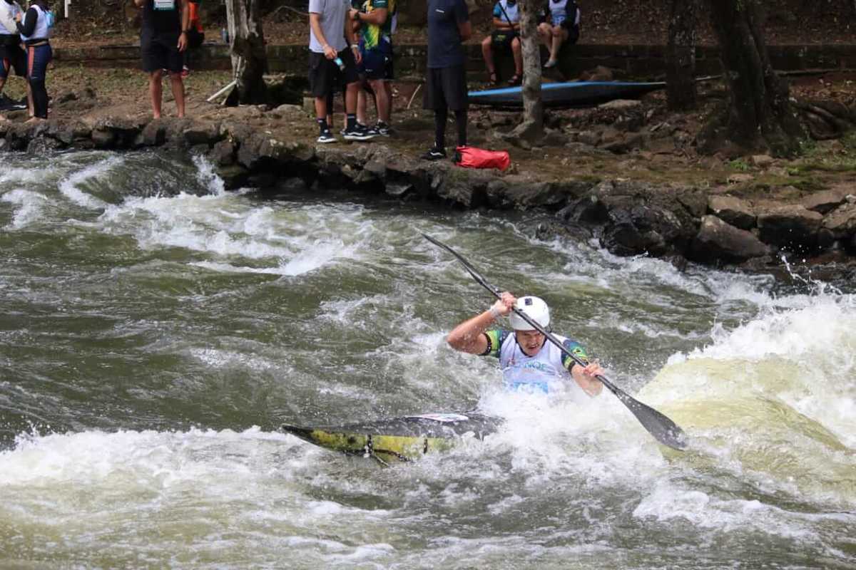 Tibagi conquista mais um resultado histórico no Sul-Americano de Canoagem