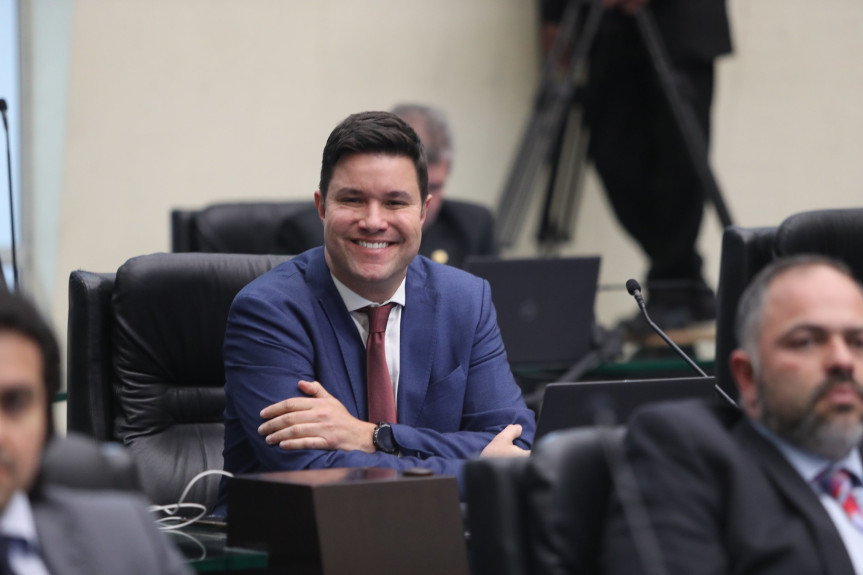 Guto Silva diz que deixa a Assembleia com o sentimento de dever cumprido