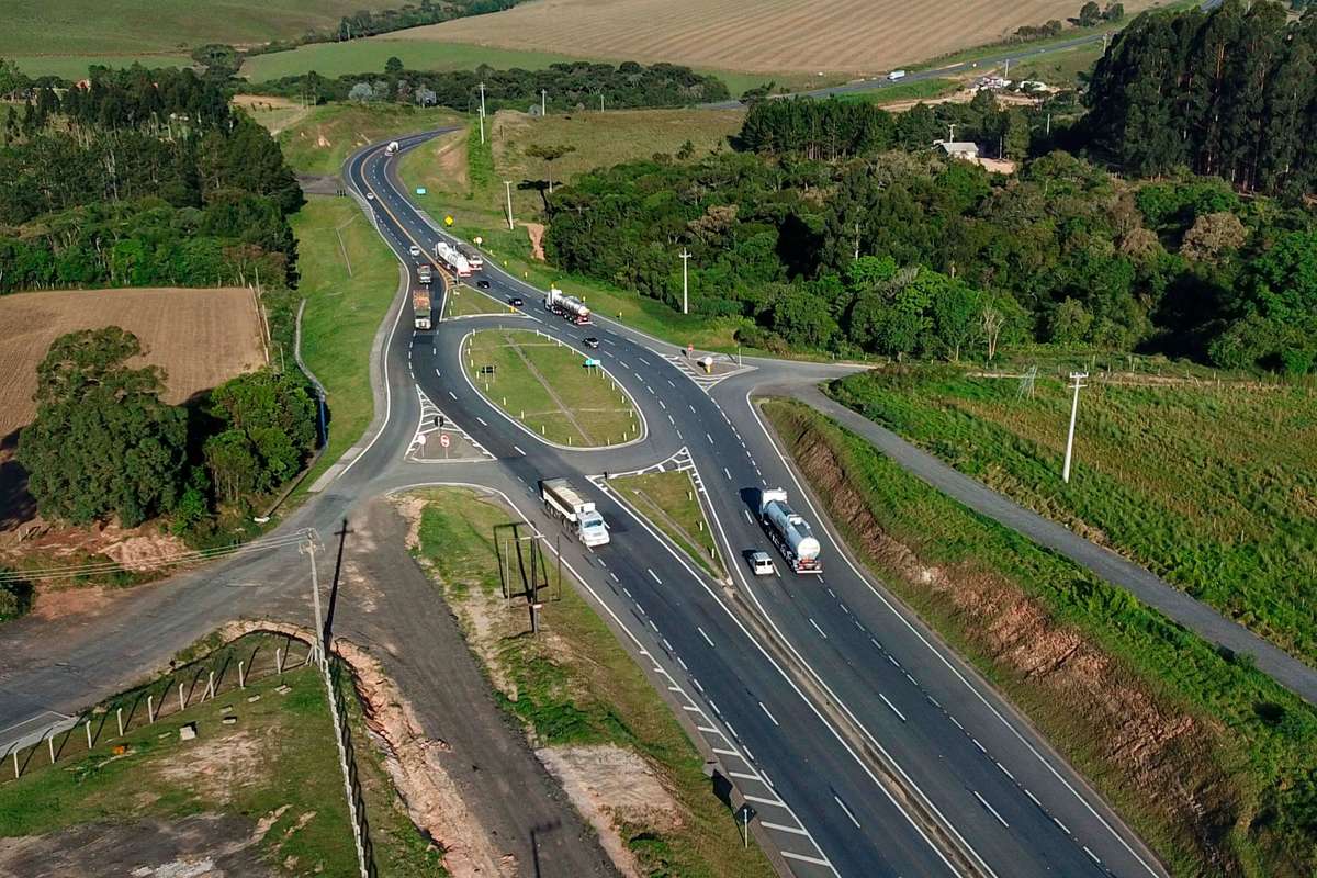 Paraná sela acordo com a União para manter modelagem de concessão de rodovias