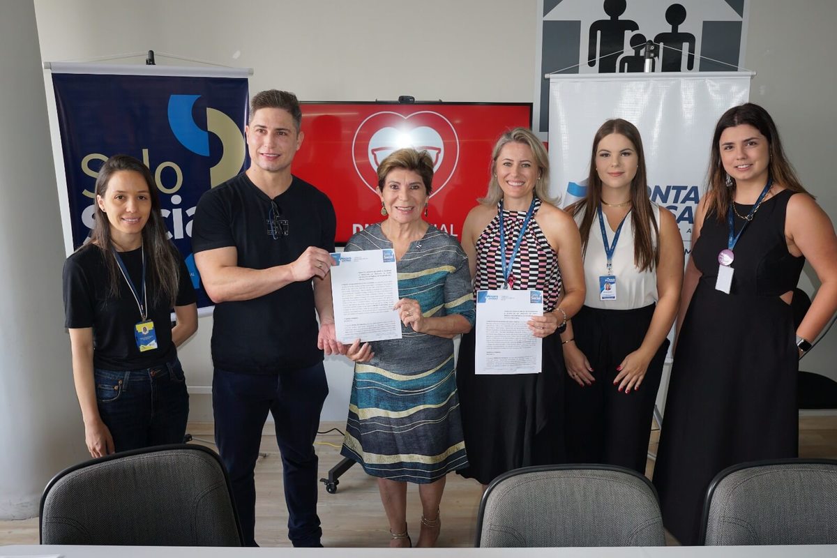 Prefeitura e Óticas Diniz renovam parceria através do Selo Social