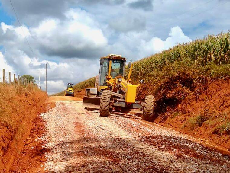 Programa Caminhos do Agro avança na recuperação de vias rurais em PG