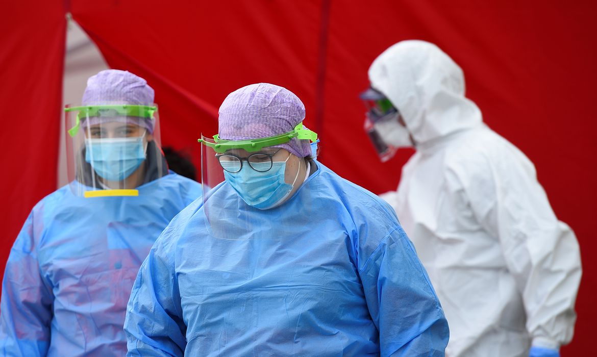 Em 3 anos de pandemia de Covid-19, OMS contabiliza 759 milhões de casos e 6,8 milhões de mortes