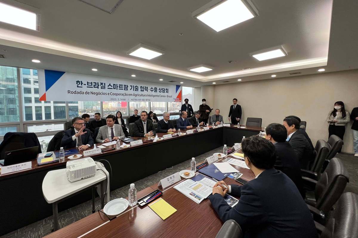 Comitiva paranaense negocia instalação de empresas sul-coreanas no Estado
