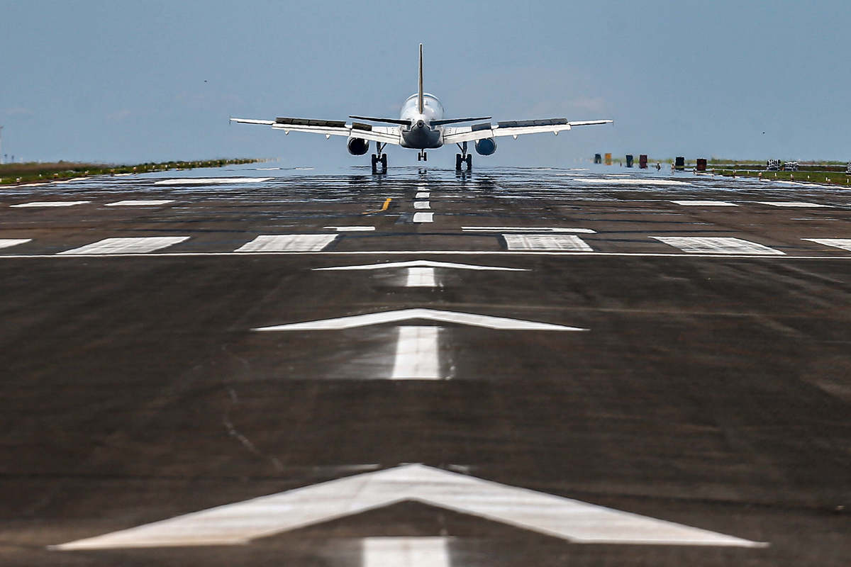 Aeroportos do Paraná têm maior crescimento do país em 2022, mostra boletim turístico