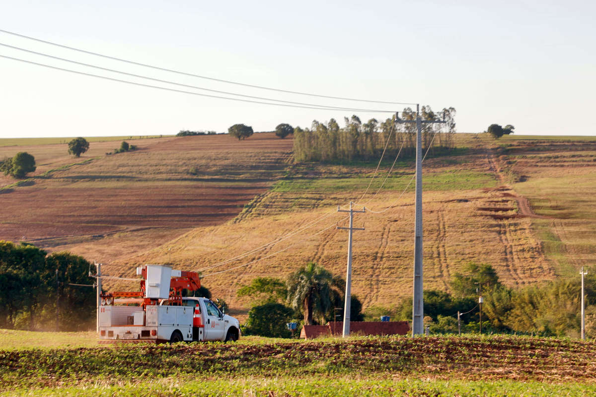 Centro-Sul do Paraná receberá R$ 1,38 bilhão em melhorias na rede de energia até 2025