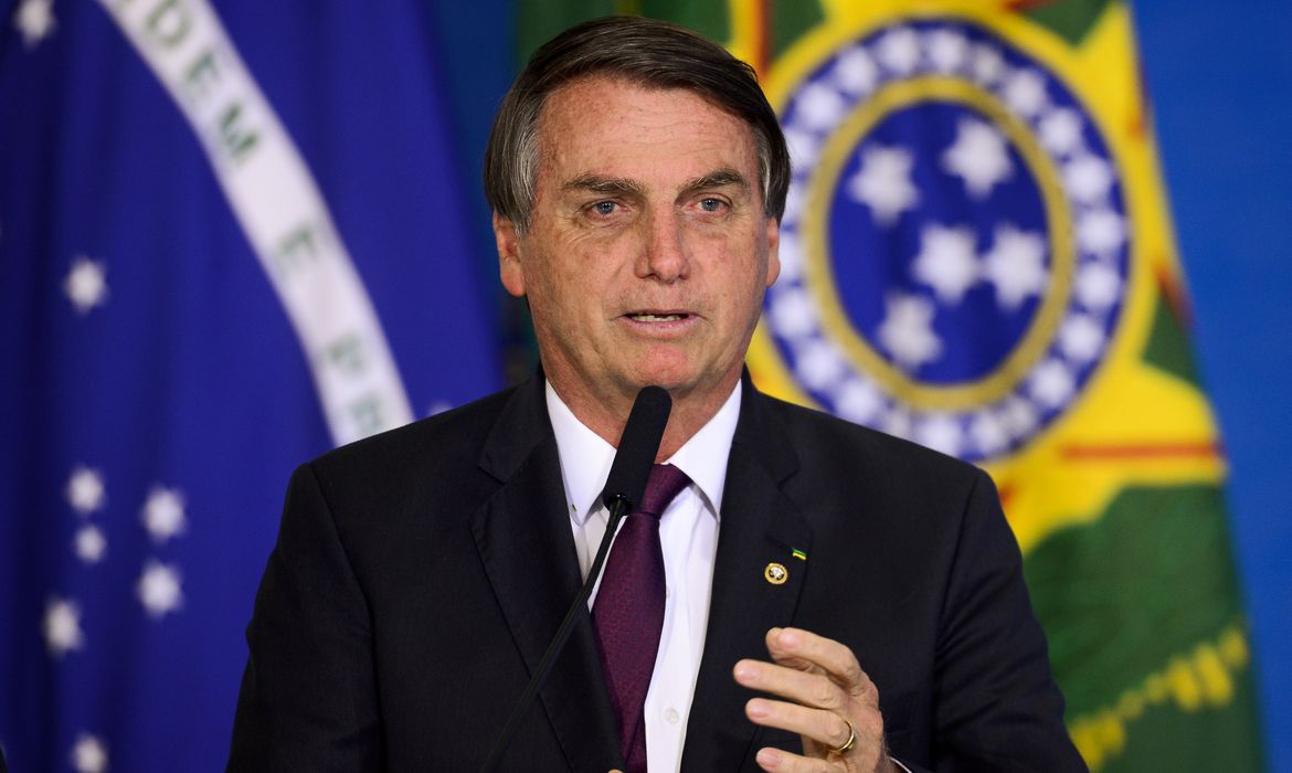 Maioria do TSE condena Bolsonaro à inelegibilidade por oito anos