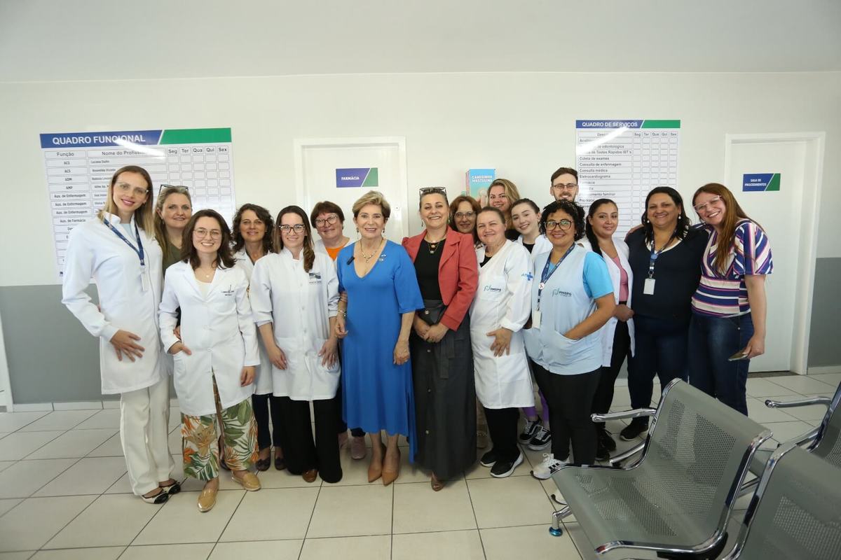 Elizabeth entrega obras de revitalização da Unidade de Saúde no 'Maria Otília'