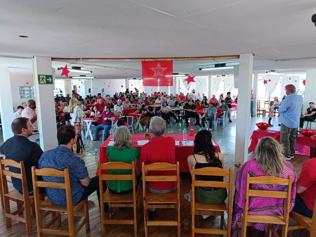 PT recebe novos filiados em Ponta Grossa e inicia organização para as Eleições 2024