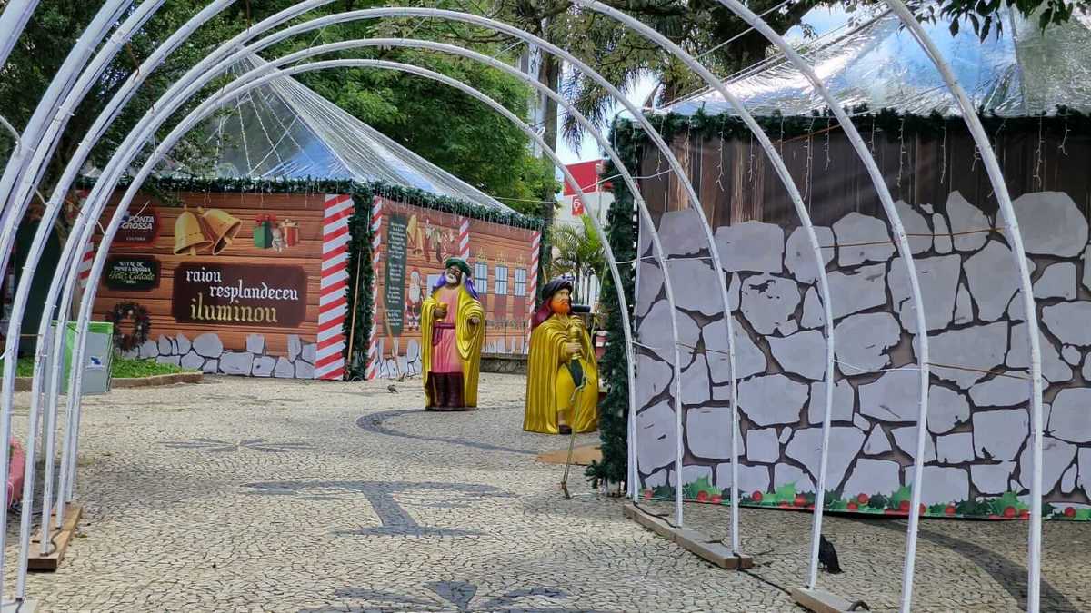 Programação de Natal nas praças de Ponta Grossa começa neste sábado (2)