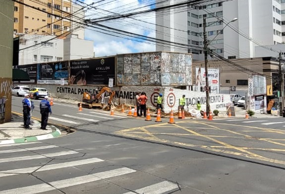 Prefeitura inicia instalação de novos semáforos