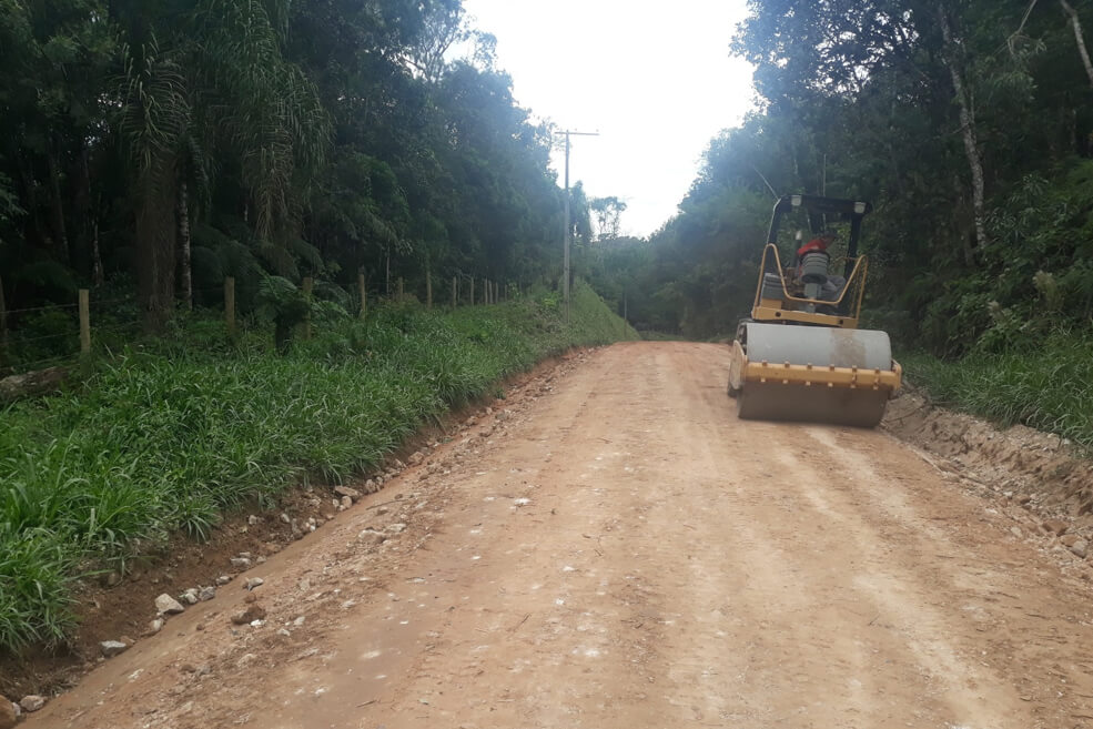 Estado confirma investimento de R$ 15,9 milhões em estradas rurais de Ponta Grossa e região