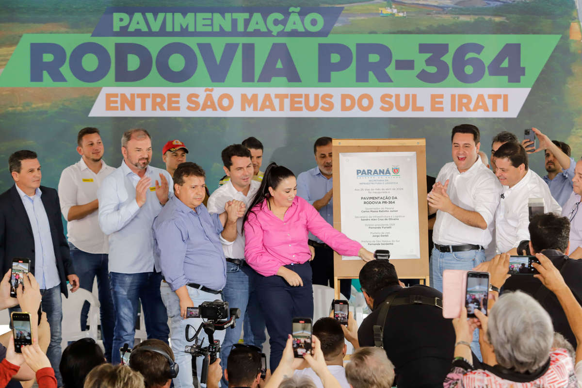 Ratinho Junior e Sandro Alex inauguram pavimentação entre São Mateus do Sul e Irati