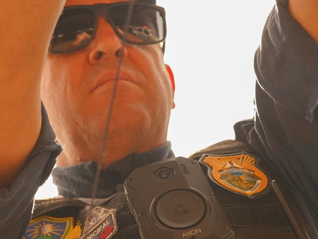 Guardas municipais começam a usar câmeras de vídeo nos uniformes