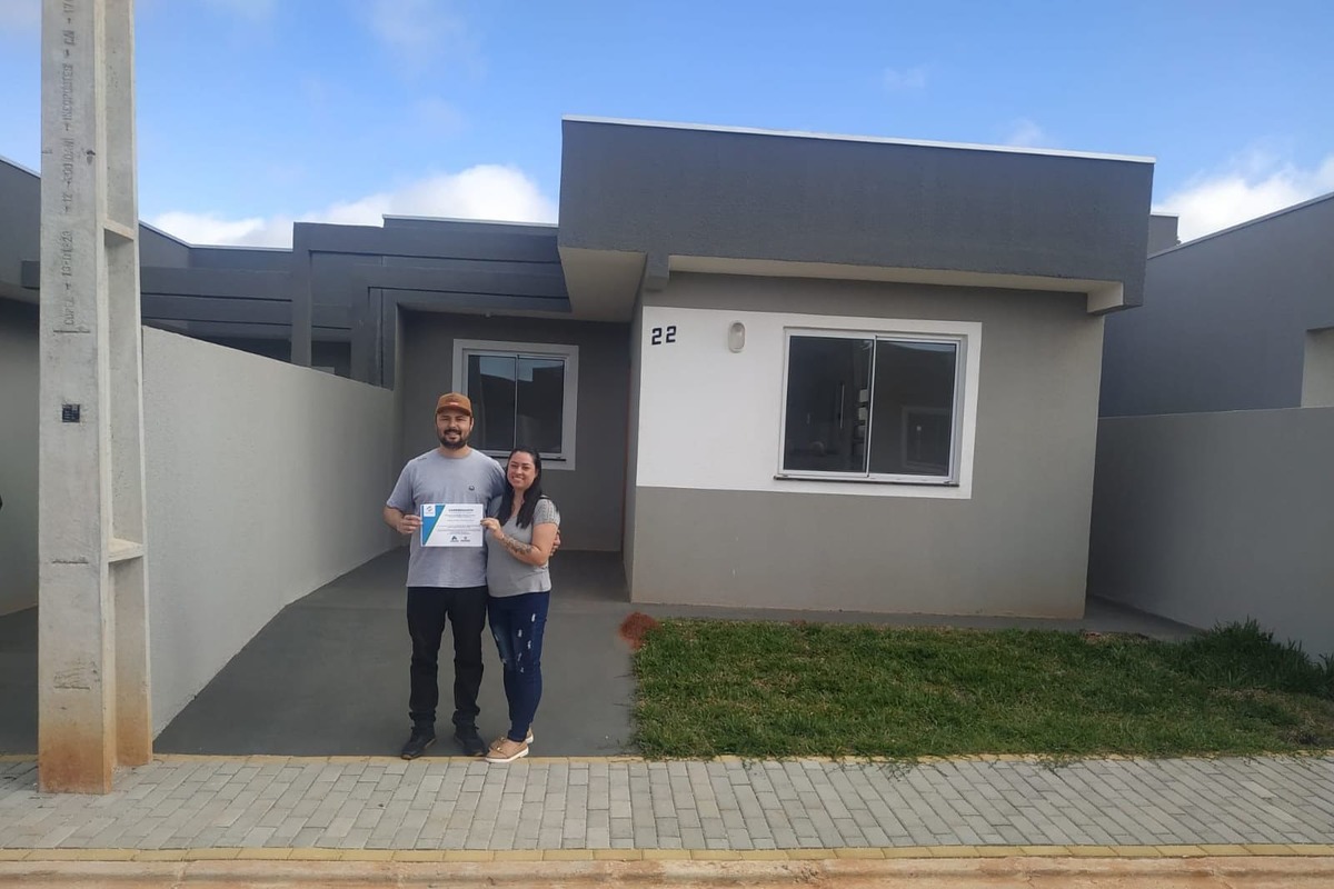 Governo entrega as chaves da casa própria a 28 famílias de Ponta Grossa