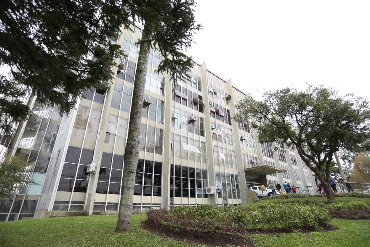 Prefeitura de Ponta Grossa realiza adiantamento do 13º salário dos servidores