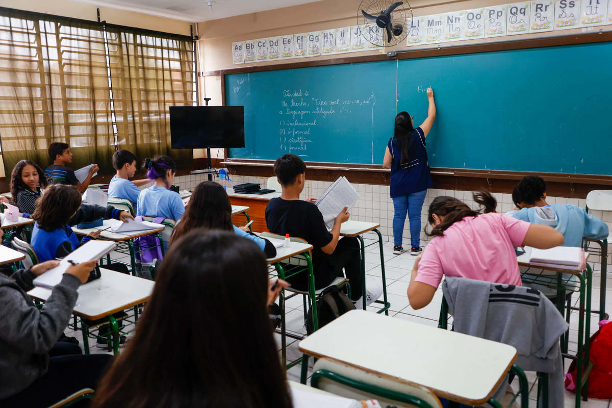 Estado vai convocar mais 1.100 professores aprovados em concurso público