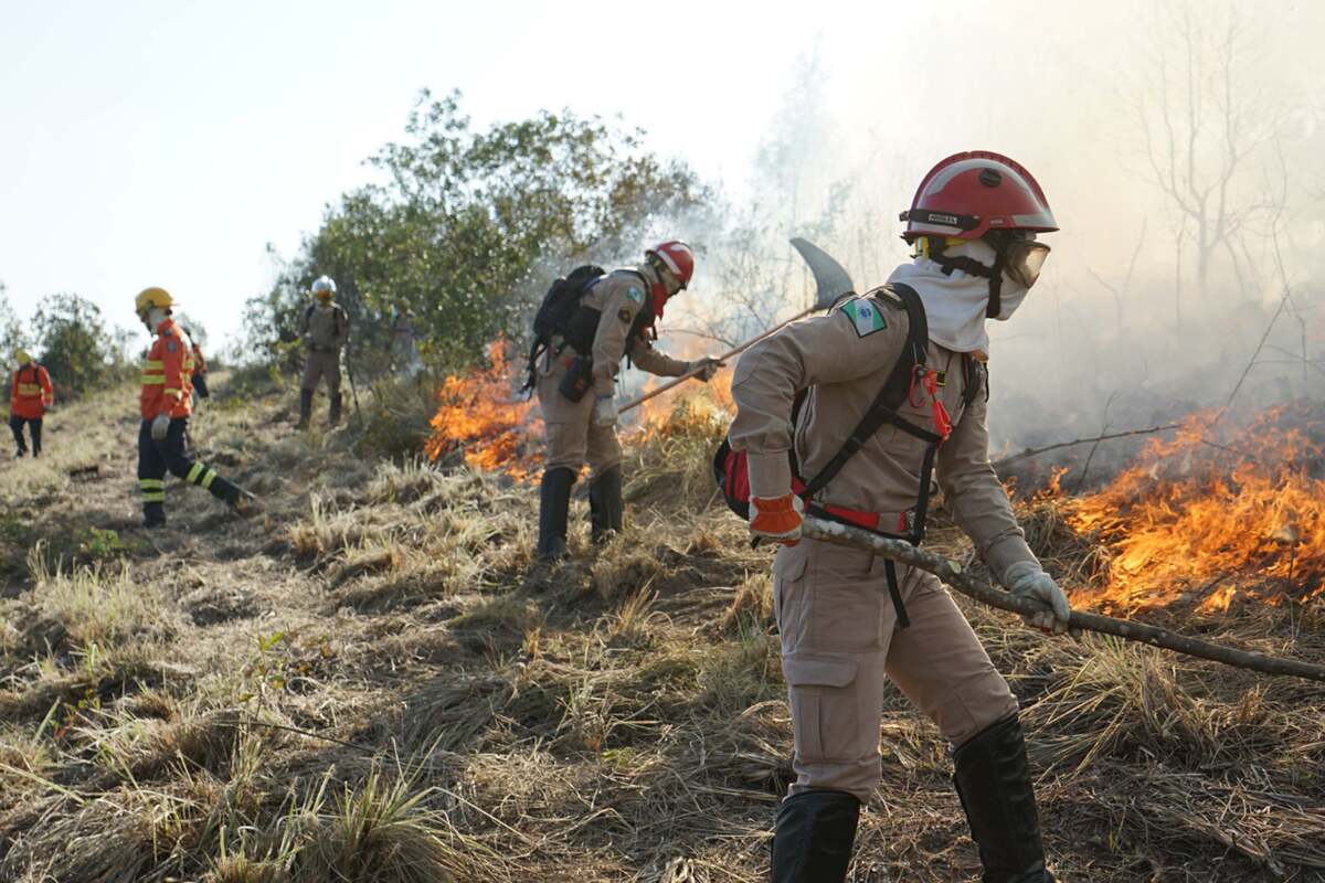 Projeto cria 105 cargos para novos comandos regionais do Corpo de Bombeiros em PG e Maringá