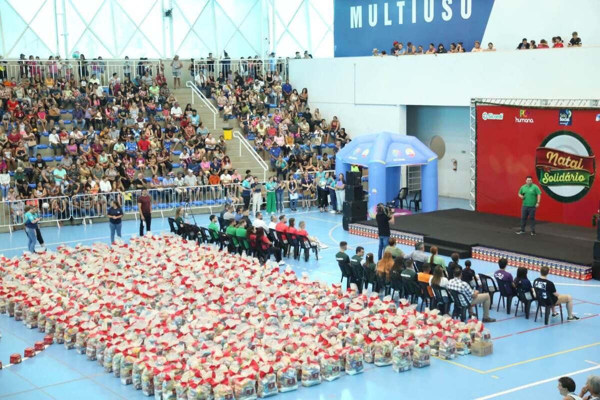 Prefeitura de PG entrega 1.500 cestas do 'Natal Solidário'