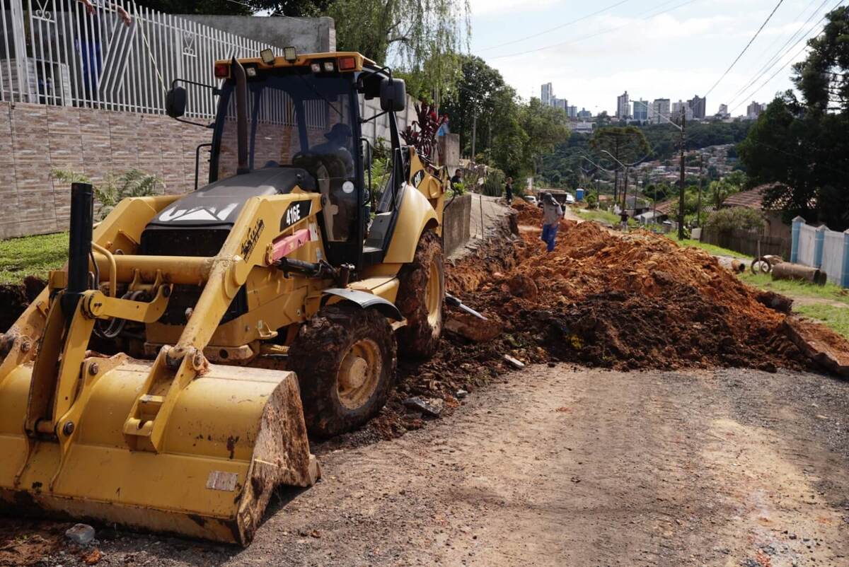 Prefeitura realiza obras de pavimentação na Vila Amadeu Bolzani