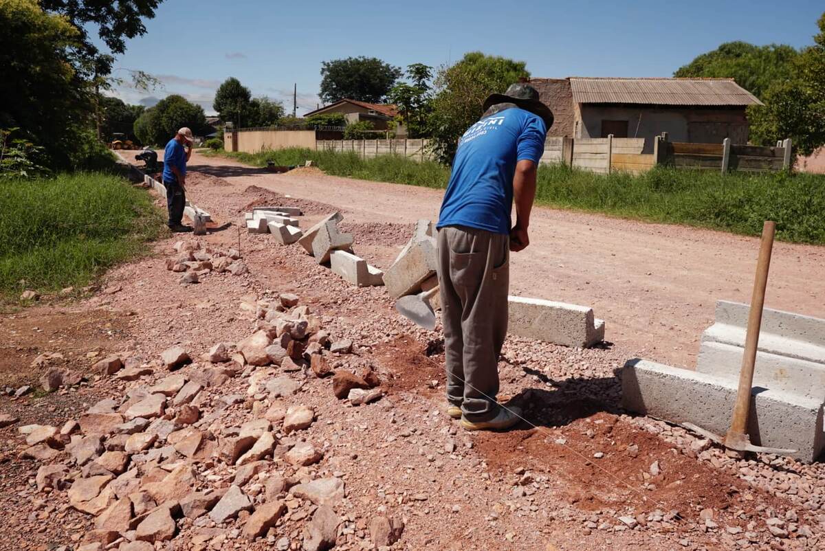 Obras do Programa Asfalto Novo avançam em ruas do Estrela do Lago