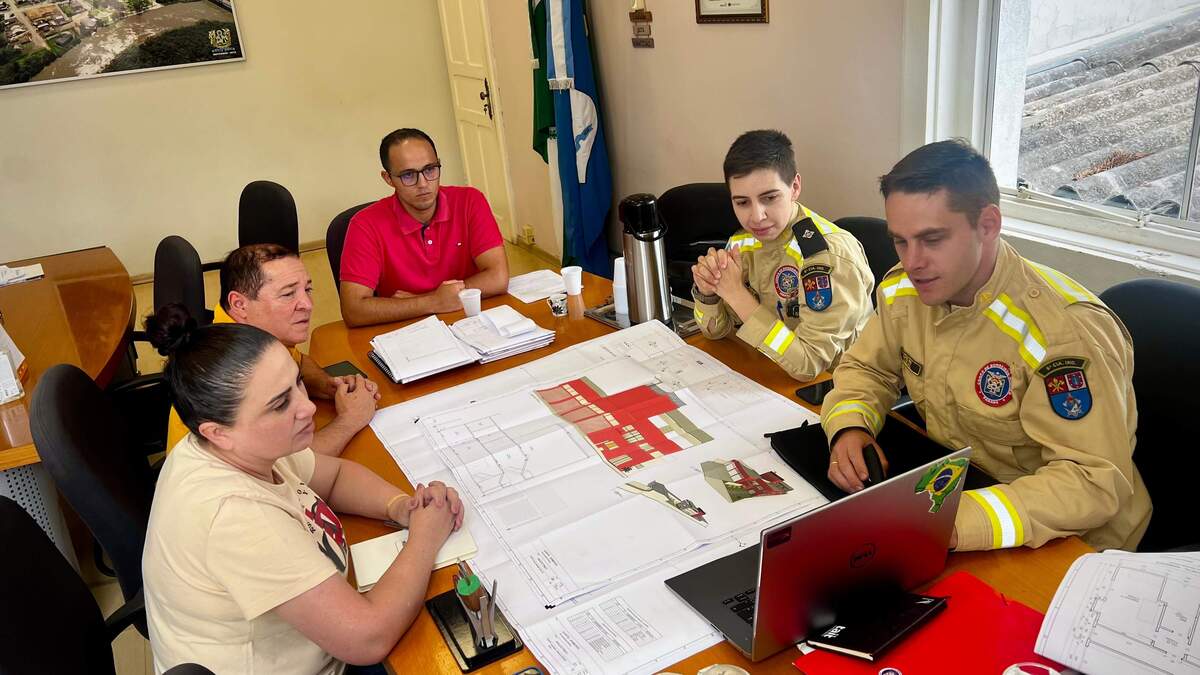 Prefeita apresenta projeto da nova sede do Corpo de Bombeiros de São Mateus do Sul