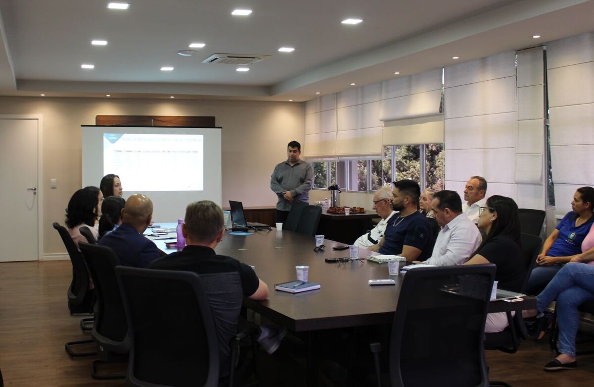 Castro realiza estudos técnicos para fazer nova licitação do transporte coletivo