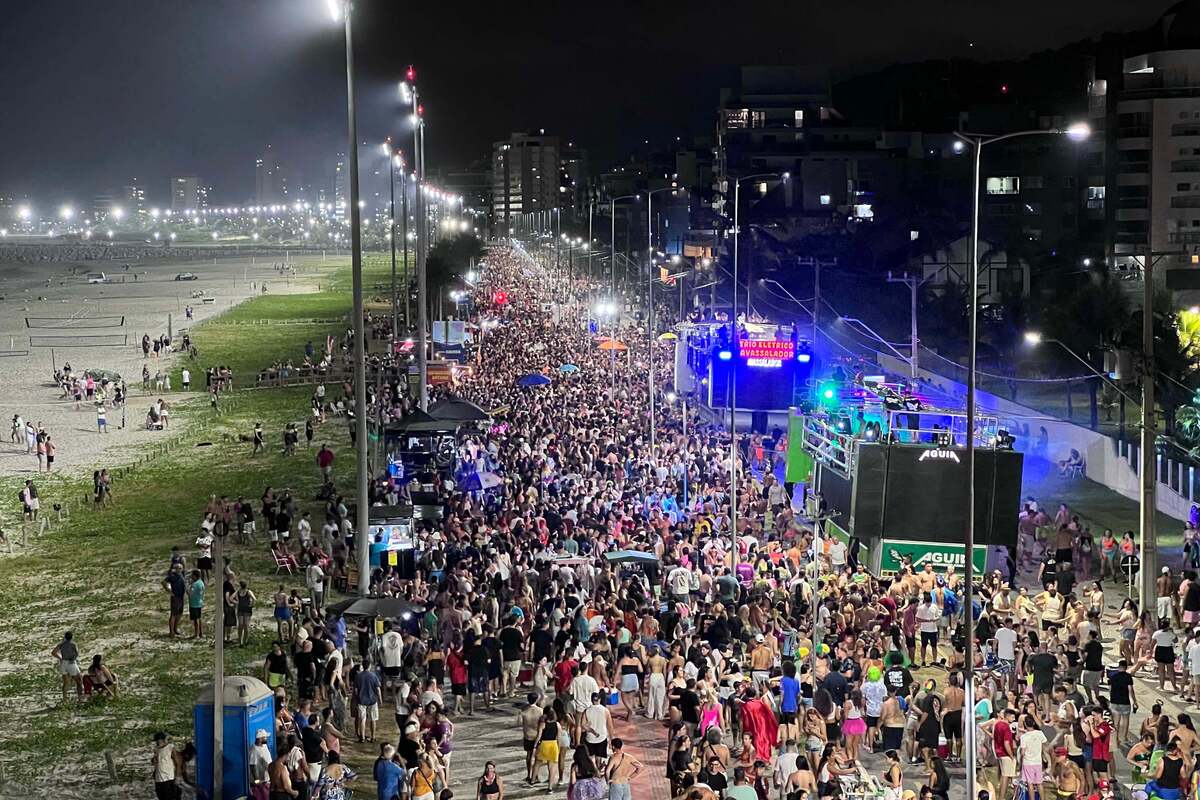 Hotéis lotados e faturamento alto: Carnaval movimentou a economia do Paraná